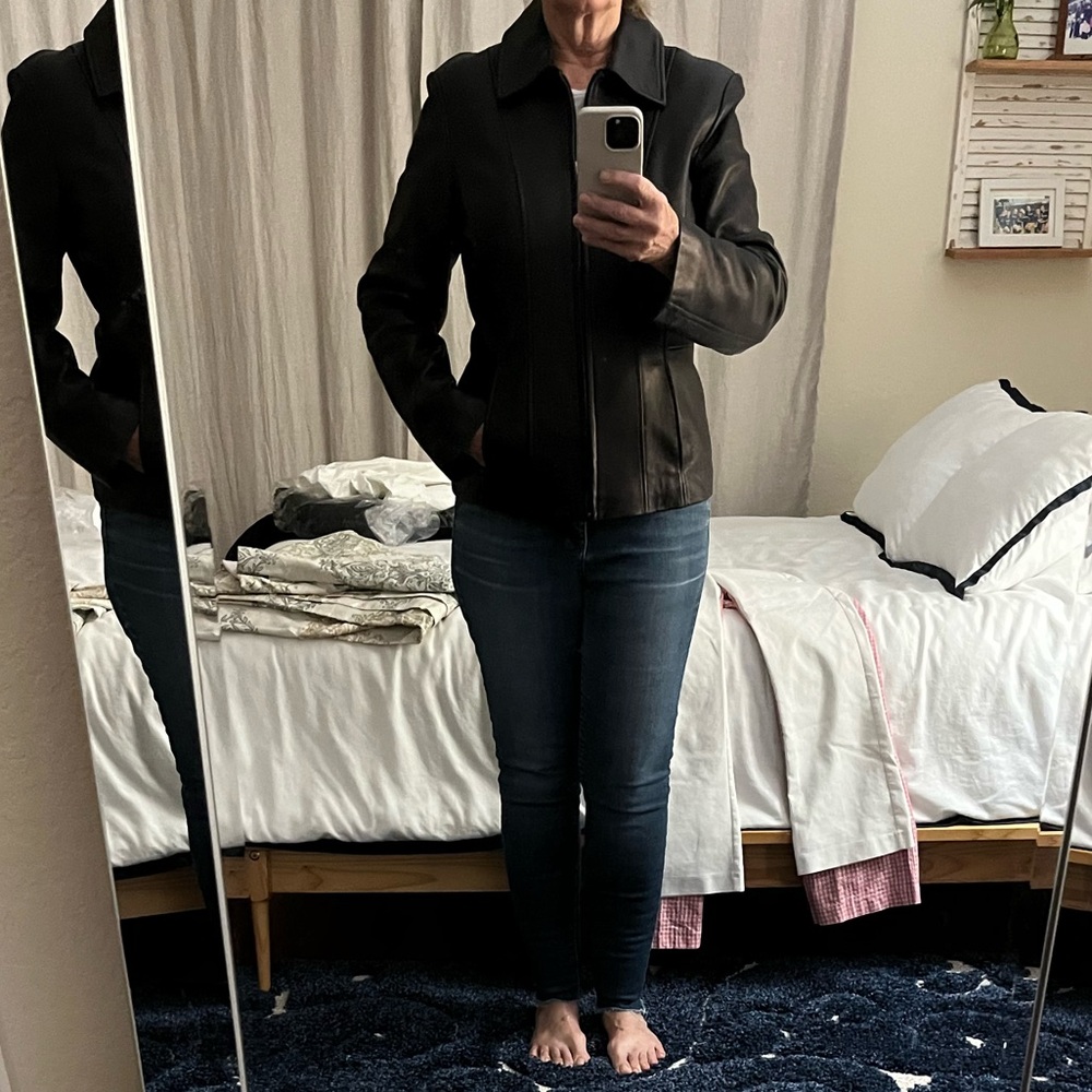 Leather jacket - Picture 8 of 9
